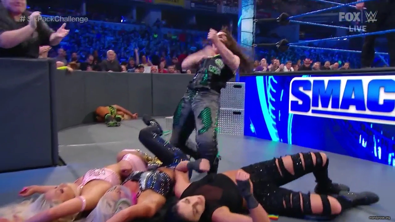 WWE_Friday_Night_SmackDown_2019_10_18_720p_HDTV_x264-NWCHD_mp42081.jpg