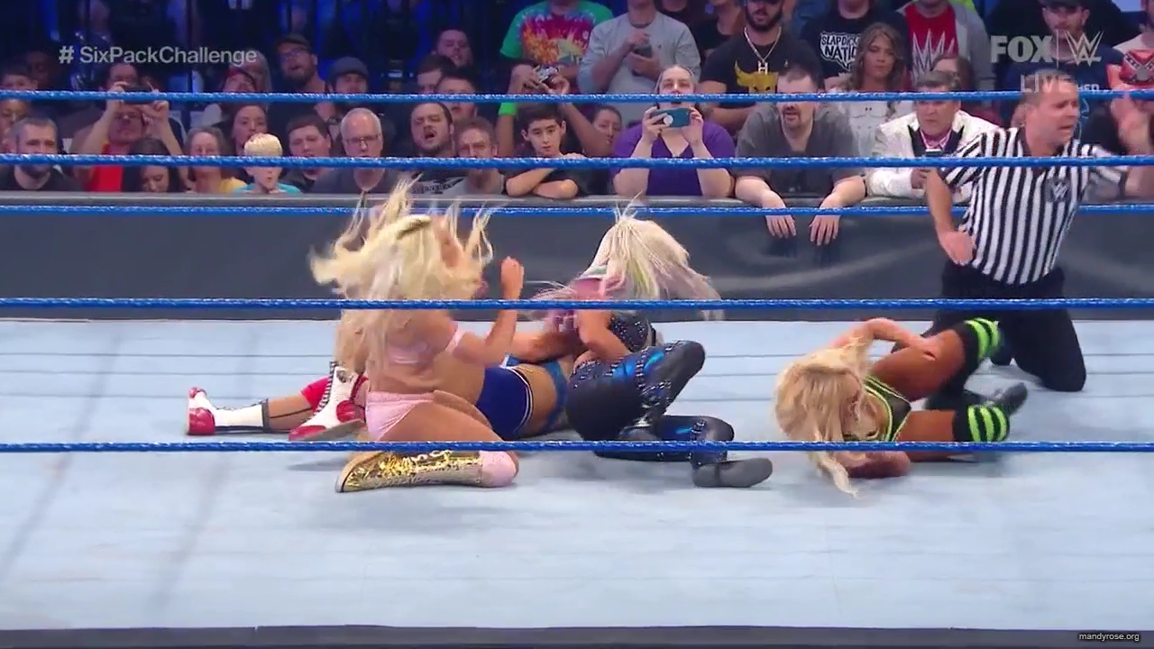 WWE_Friday_Night_SmackDown_2019_10_18_720p_HDTV_x264-NWCHD_mp42136.jpg