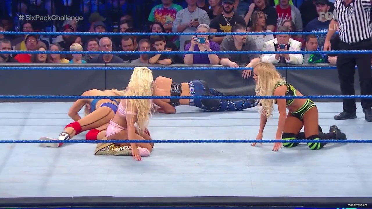 WWE_Friday_Night_SmackDown_2019_10_18_720p_HDTV_x264-NWCHD_mp42138.jpg