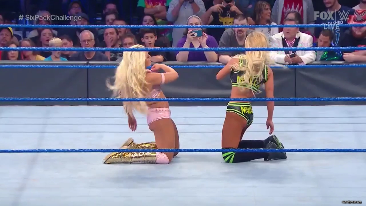 WWE_Friday_Night_SmackDown_2019_10_18_720p_HDTV_x264-NWCHD_mp42143.jpg