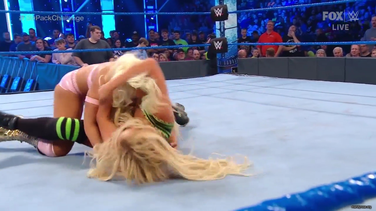 WWE_Friday_Night_SmackDown_2019_10_18_720p_HDTV_x264-NWCHD_mp42151.jpg