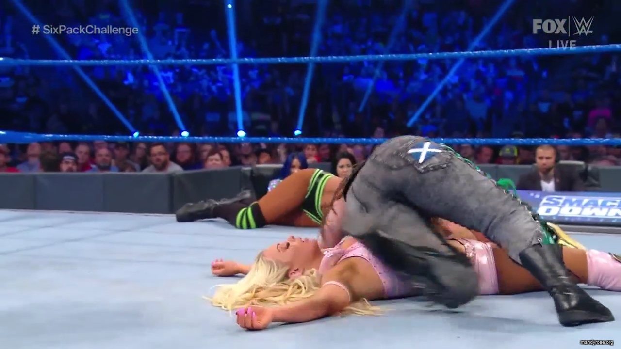 WWE_Friday_Night_SmackDown_2019_10_18_720p_HDTV_x264-NWCHD_mp42190.jpg