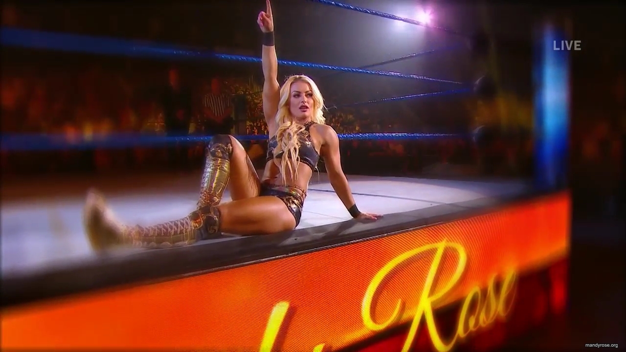 WWE_Friday_Night_SmackDown_2019_10_25_720p_HDTV_x264-NWCHD_mp42170.jpg