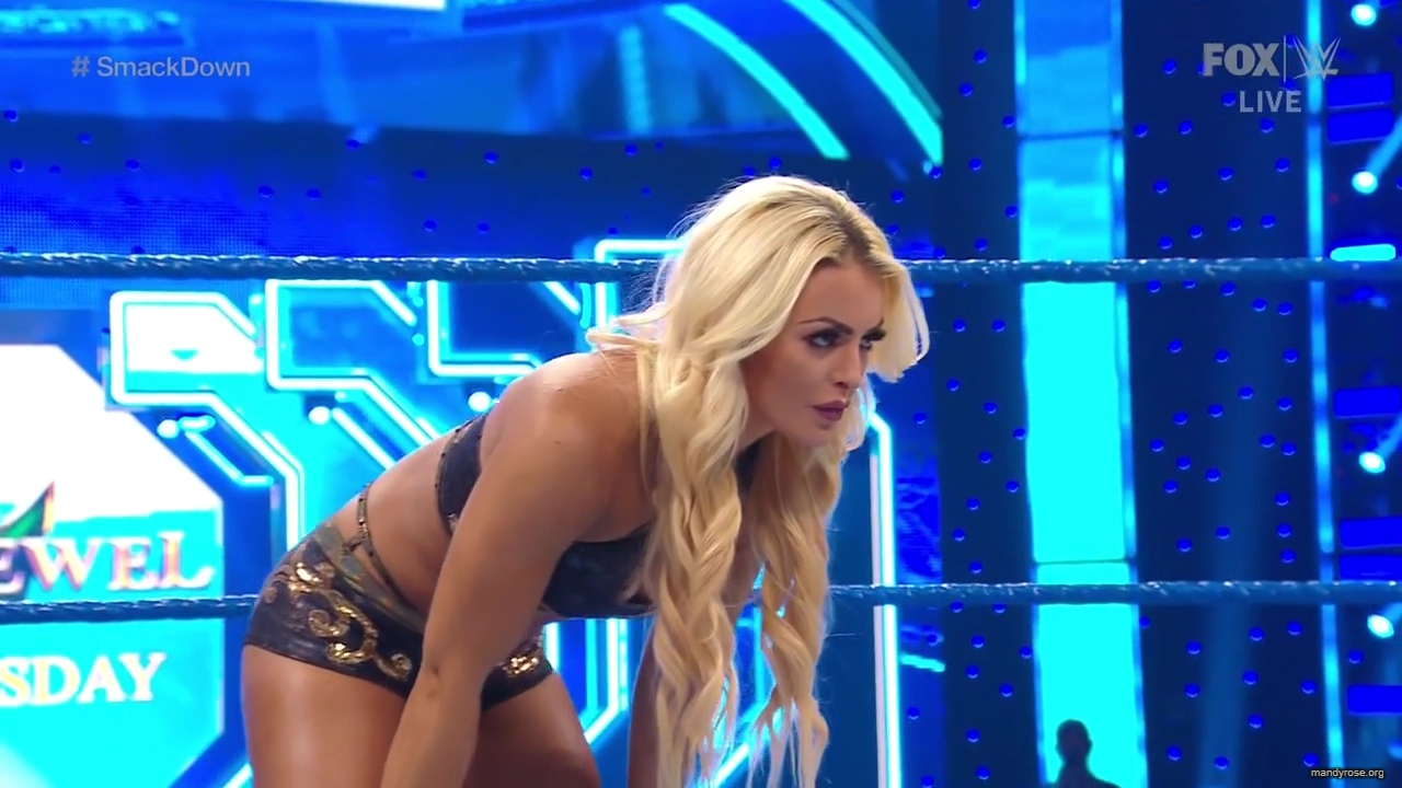 WWE_Friday_Night_SmackDown_2019_10_25_720p_HDTV_x264-NWCHD_mp42251.jpg