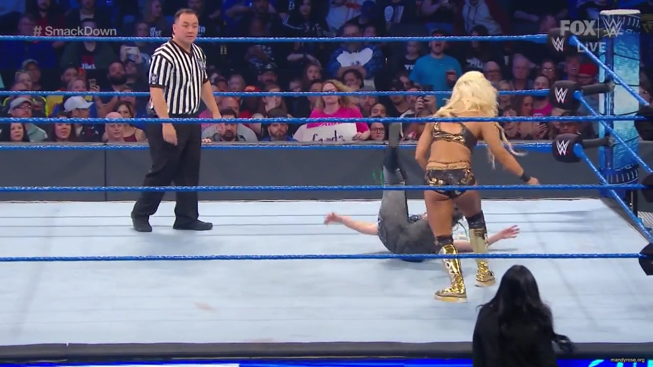 WWE_Friday_Night_SmackDown_2019_10_25_720p_HDTV_x264-NWCHD_mp42253.jpg