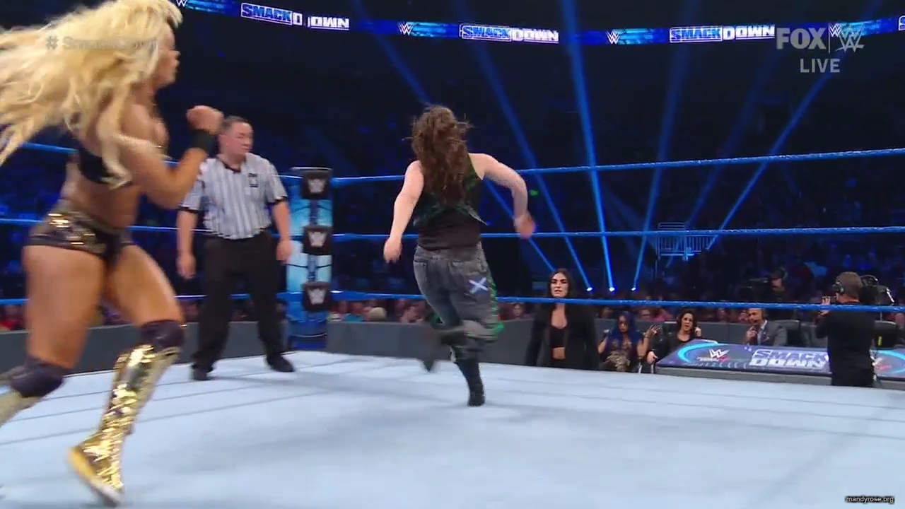 WWE_Friday_Night_SmackDown_2019_10_25_720p_HDTV_x264-NWCHD_mp42292.jpg