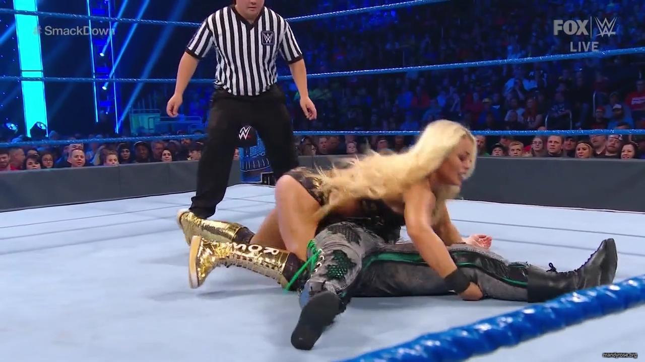 WWE_Friday_Night_SmackDown_2019_10_25_720p_HDTV_x264-NWCHD_mp42302.jpg