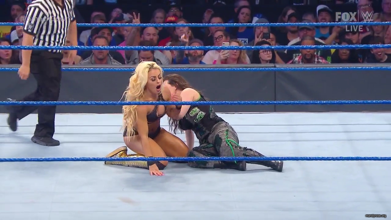 WWE_Friday_Night_SmackDown_2019_10_25_720p_HDTV_x264-NWCHD_mp42306.jpg