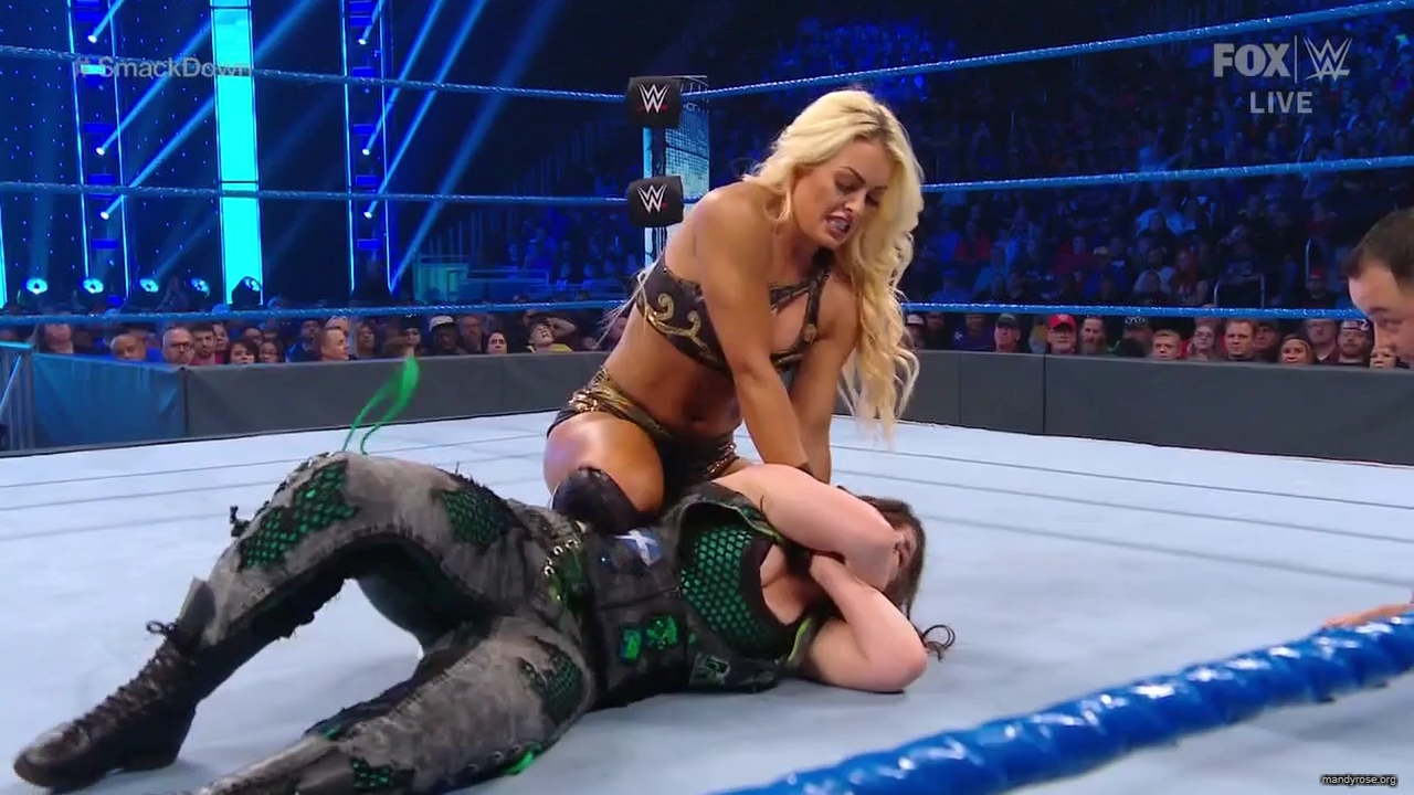 WWE_Friday_Night_SmackDown_2019_10_25_720p_HDTV_x264-NWCHD_mp42352.jpg
