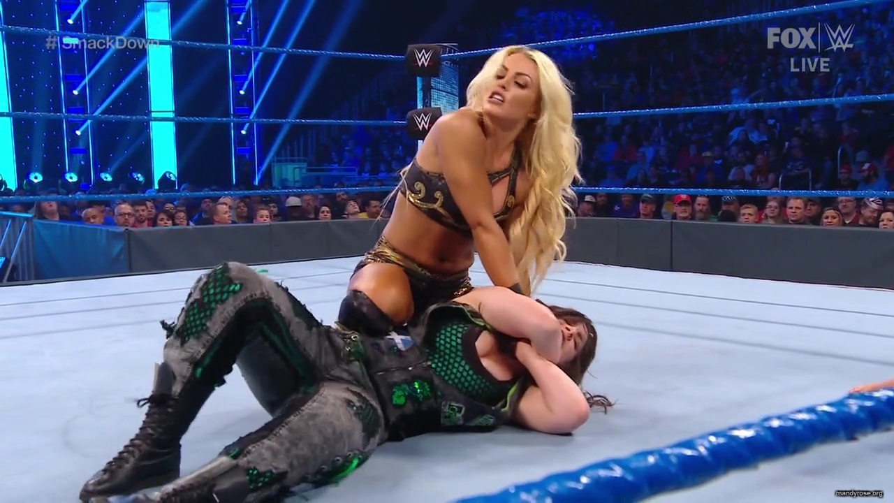 WWE_Friday_Night_SmackDown_2019_10_25_720p_HDTV_x264-NWCHD_mp42353.jpg