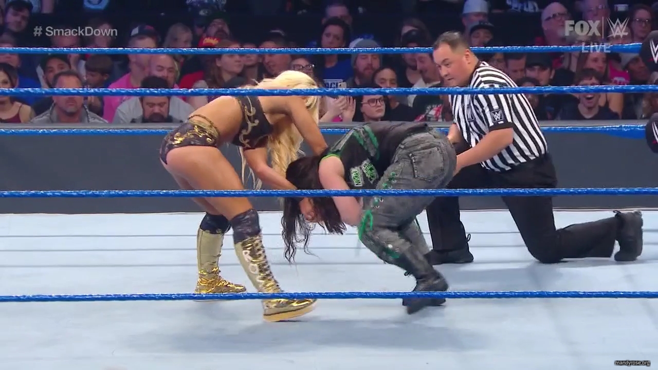 WWE_Friday_Night_SmackDown_2019_10_25_720p_HDTV_x264-NWCHD_mp42360.jpg