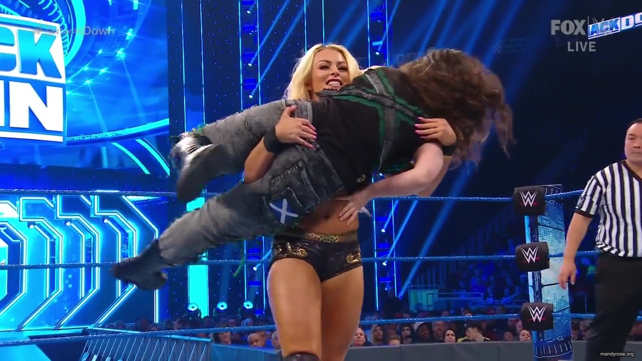 WWE_Friday_Night_SmackDown_2019_10_25_720p_HDTV_x264-NWCHD_mp42369.jpg