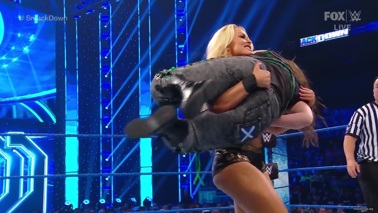 WWE_Friday_Night_SmackDown_2019_10_25_720p_HDTV_x264-NWCHD_mp42370.jpg