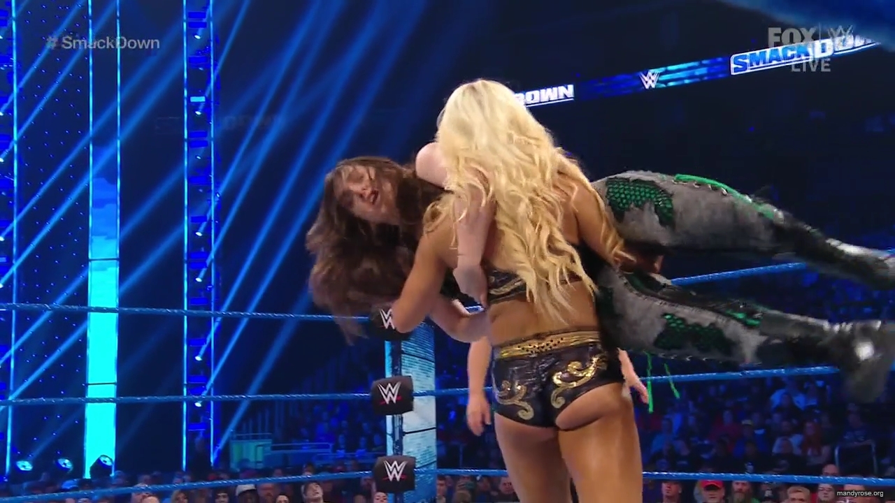 WWE_Friday_Night_SmackDown_2019_10_25_720p_HDTV_x264-NWCHD_mp42371.jpg