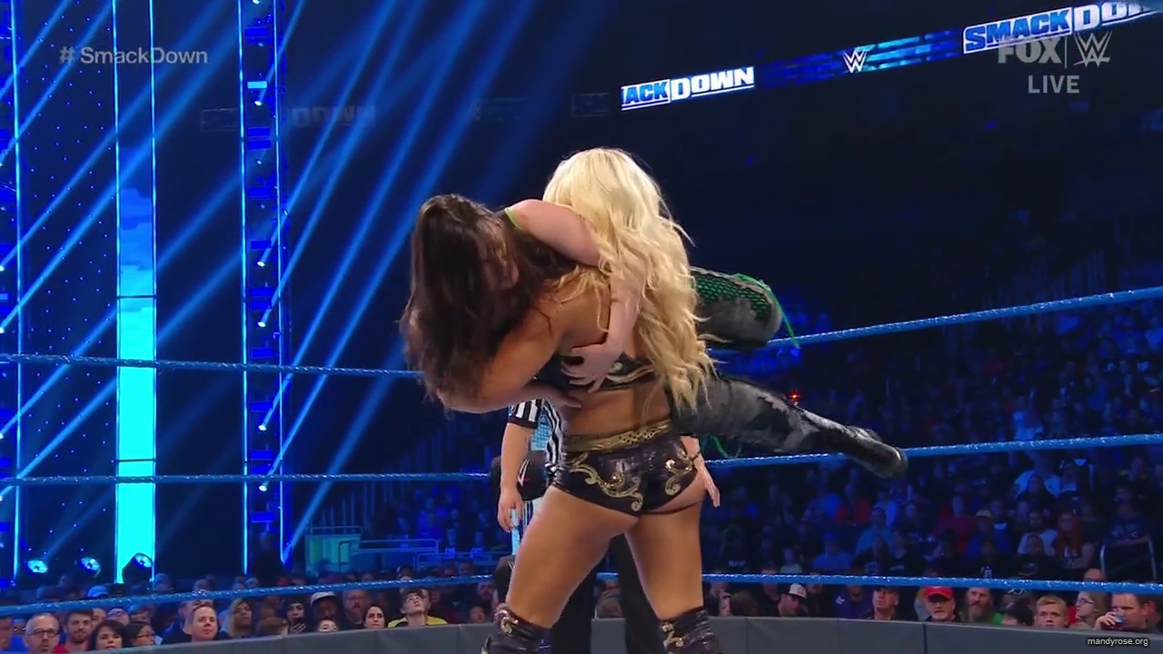 WWE_Friday_Night_SmackDown_2019_10_25_720p_HDTV_x264-NWCHD_mp42372.jpg