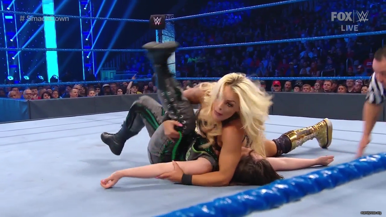 WWE_Friday_Night_SmackDown_2019_10_25_720p_HDTV_x264-NWCHD_mp42379.jpg