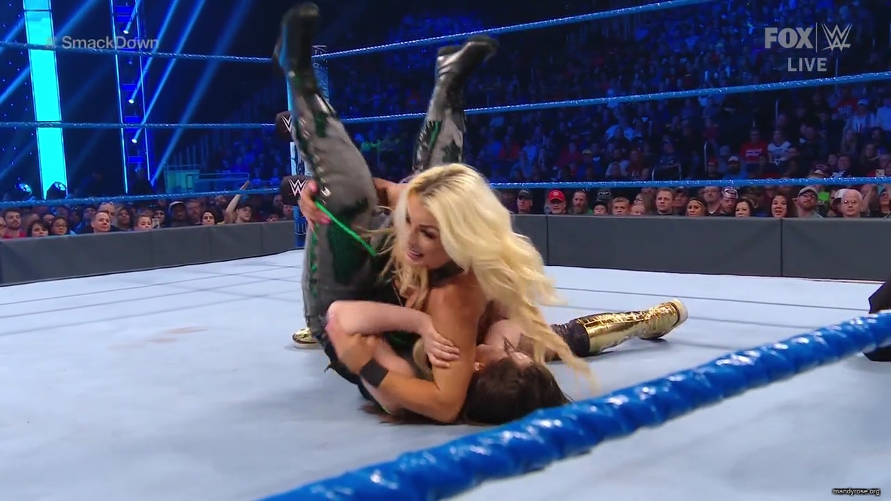 WWE_Friday_Night_SmackDown_2019_10_25_720p_HDTV_x264-NWCHD_mp42380.jpg