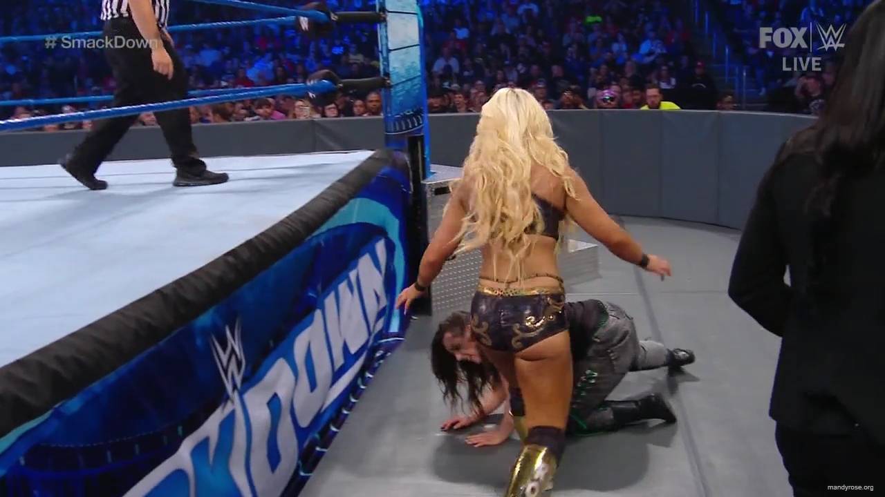 WWE_Friday_Night_SmackDown_2019_10_25_720p_HDTV_x264-NWCHD_mp42405.jpg