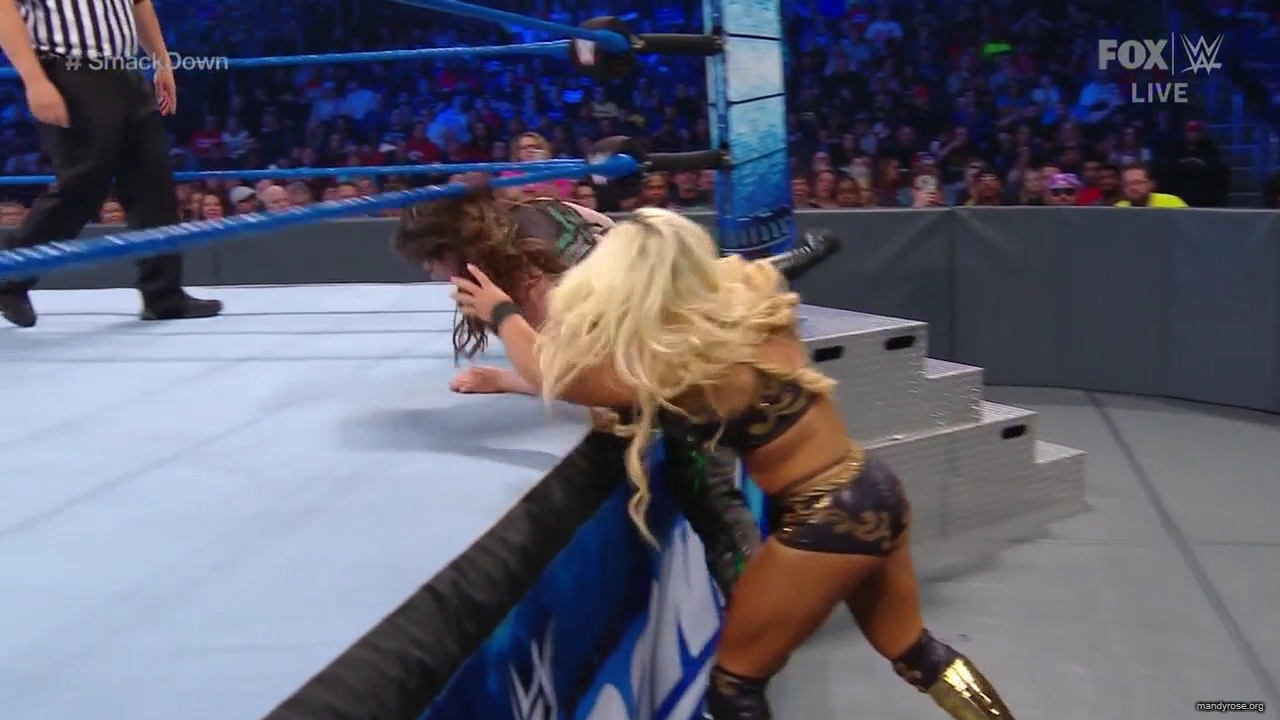 WWE_Friday_Night_SmackDown_2019_10_25_720p_HDTV_x264-NWCHD_mp42407.jpg