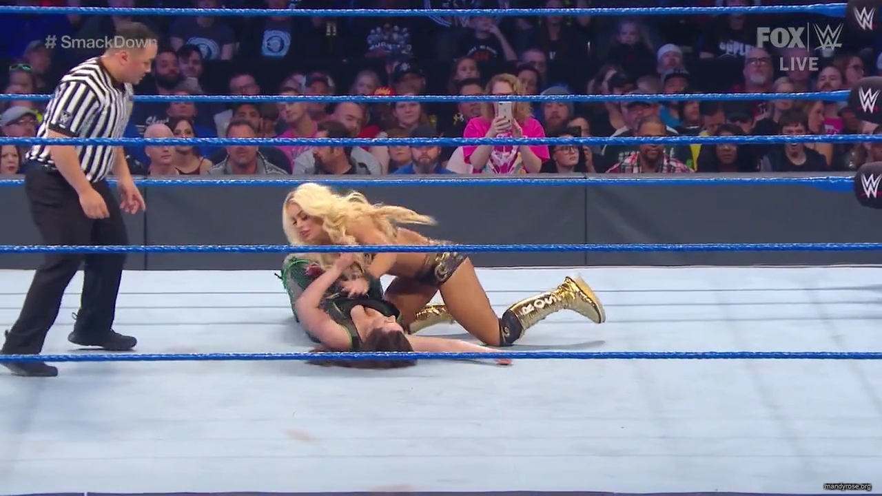 WWE_Friday_Night_SmackDown_2019_10_25_720p_HDTV_x264-NWCHD_mp42411.jpg