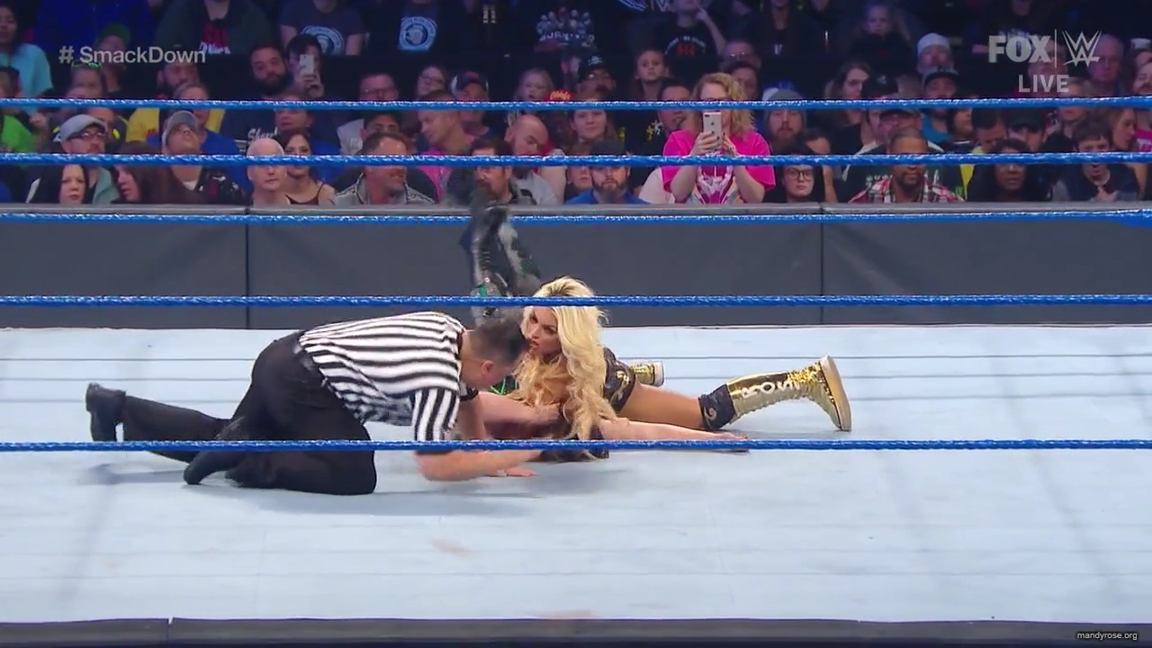 WWE_Friday_Night_SmackDown_2019_10_25_720p_HDTV_x264-NWCHD_mp42412.jpg