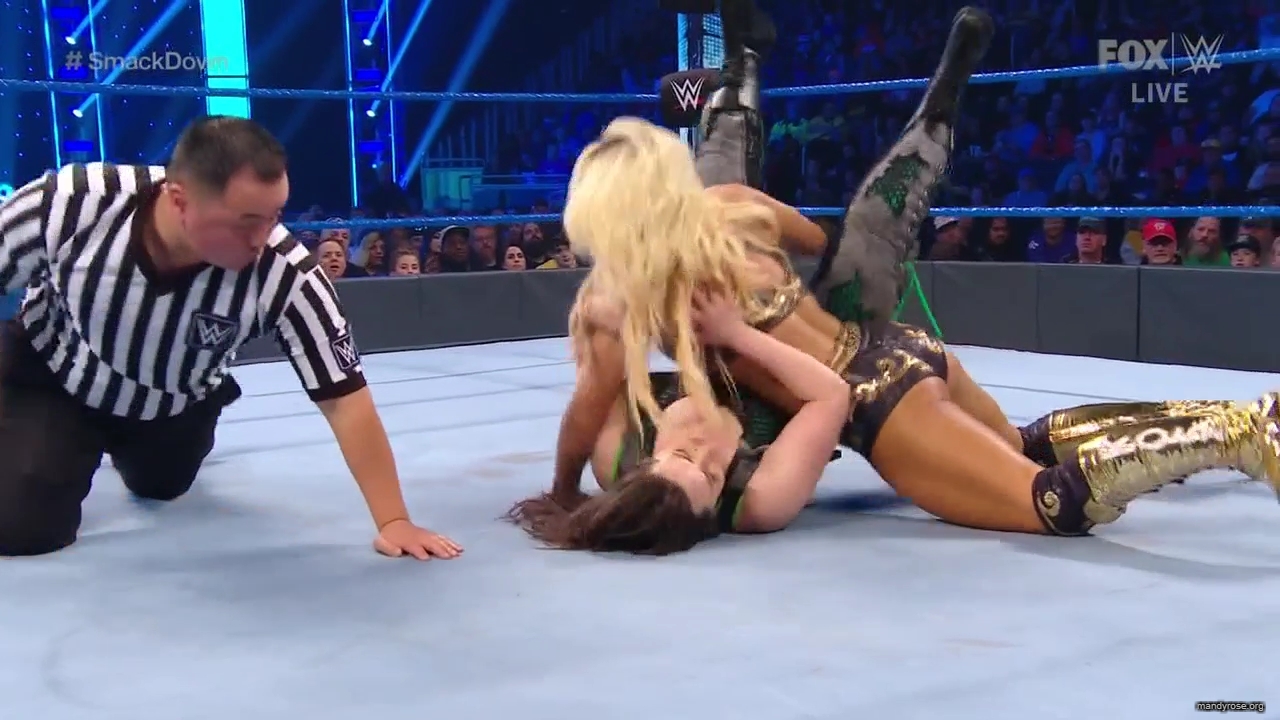 WWE_Friday_Night_SmackDown_2019_10_25_720p_HDTV_x264-NWCHD_mp42413.jpg