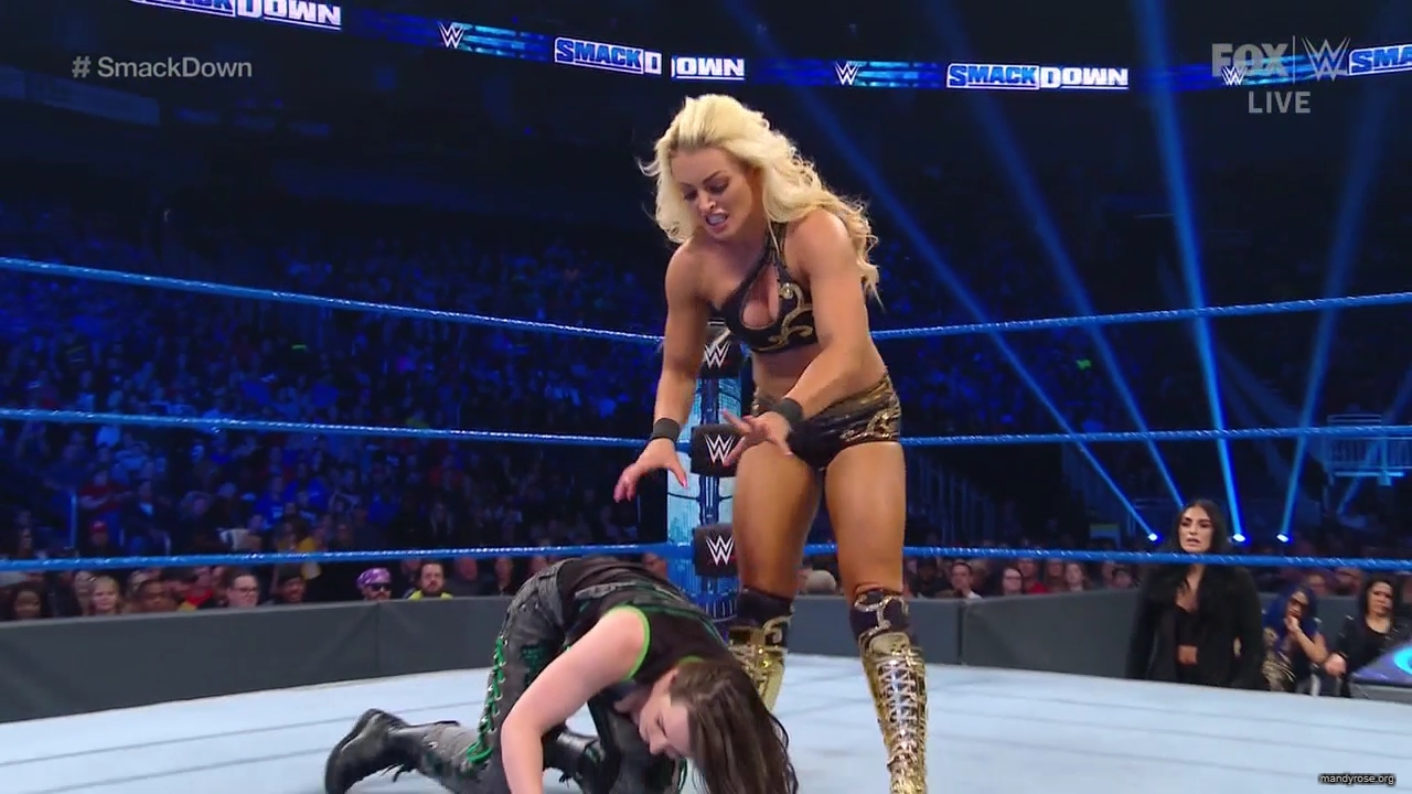 WWE_Friday_Night_SmackDown_2019_10_25_720p_HDTV_x264-NWCHD_mp42426.jpg