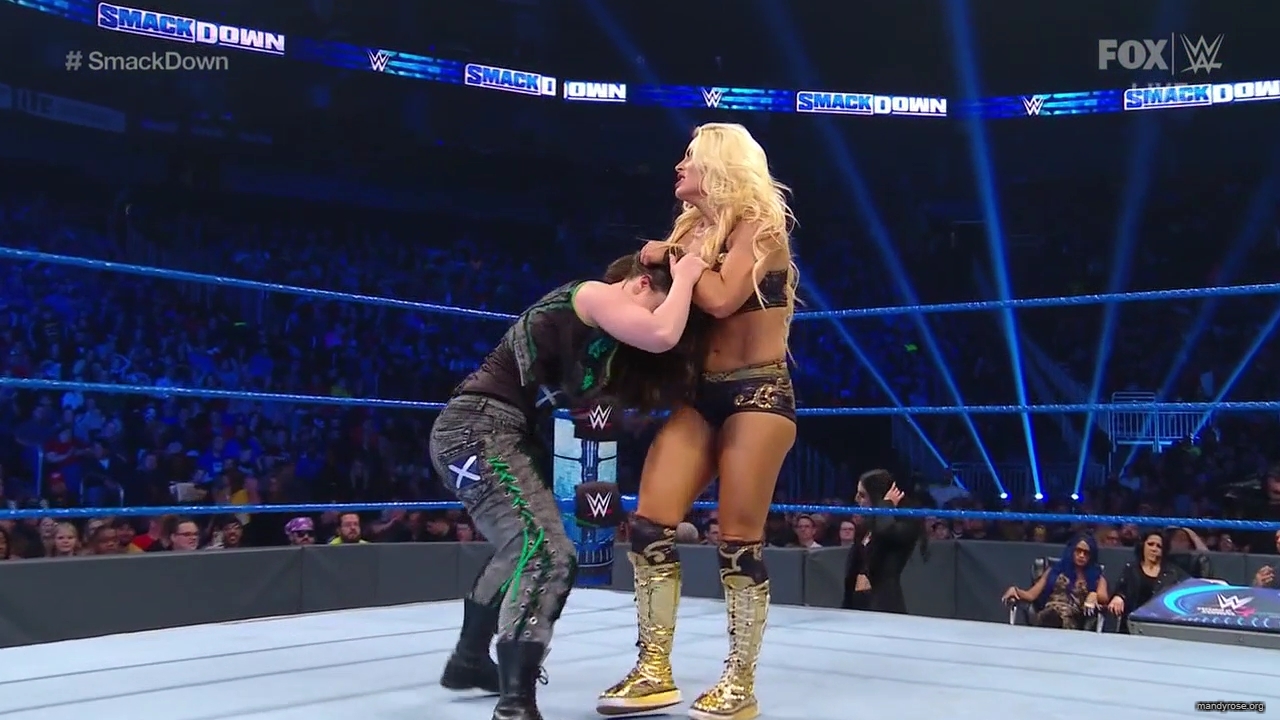 WWE_Friday_Night_SmackDown_2019_10_25_720p_HDTV_x264-NWCHD_mp42428.jpg