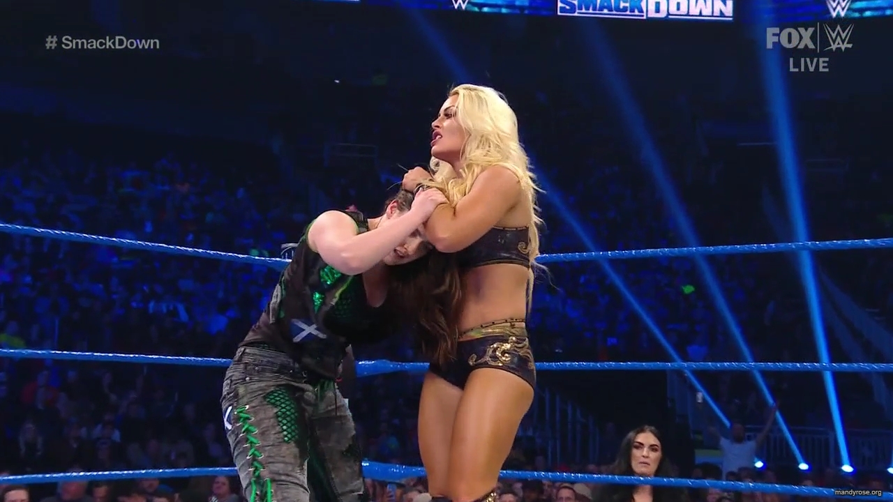 WWE_Friday_Night_SmackDown_2019_10_25_720p_HDTV_x264-NWCHD_mp42429.jpg