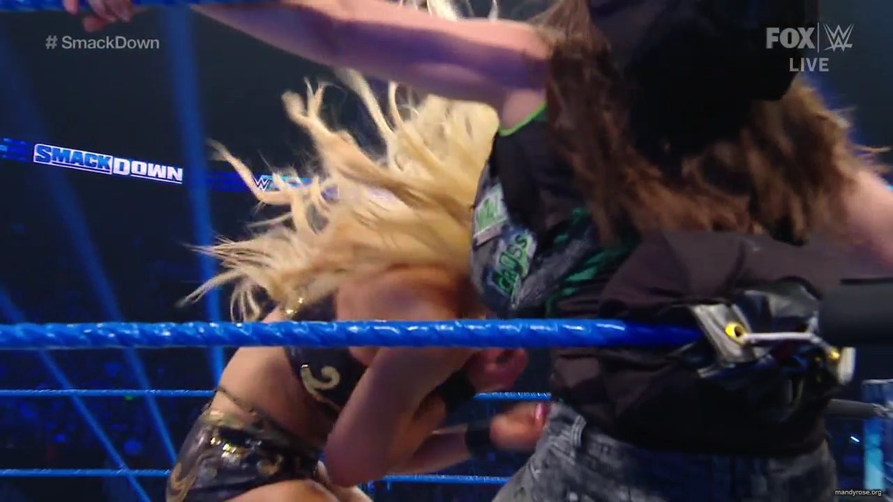 WWE_Friday_Night_SmackDown_2019_10_25_720p_HDTV_x264-NWCHD_mp42437.jpg