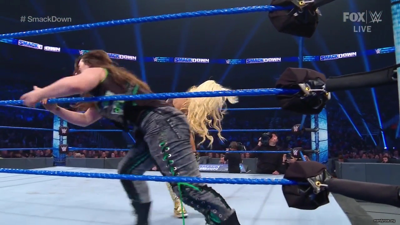 WWE_Friday_Night_SmackDown_2019_10_25_720p_HDTV_x264-NWCHD_mp42438.jpg