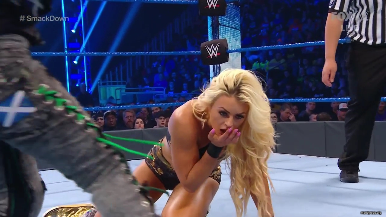 WWE_Friday_Night_SmackDown_2019_10_25_720p_HDTV_x264-NWCHD_mp42467.jpg