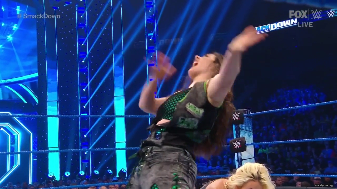 WWE_Friday_Night_SmackDown_2019_10_25_720p_HDTV_x264-NWCHD_mp42469.jpg