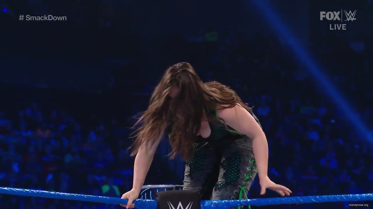 WWE_Friday_Night_SmackDown_2019_10_25_720p_HDTV_x264-NWCHD_mp42475.jpg