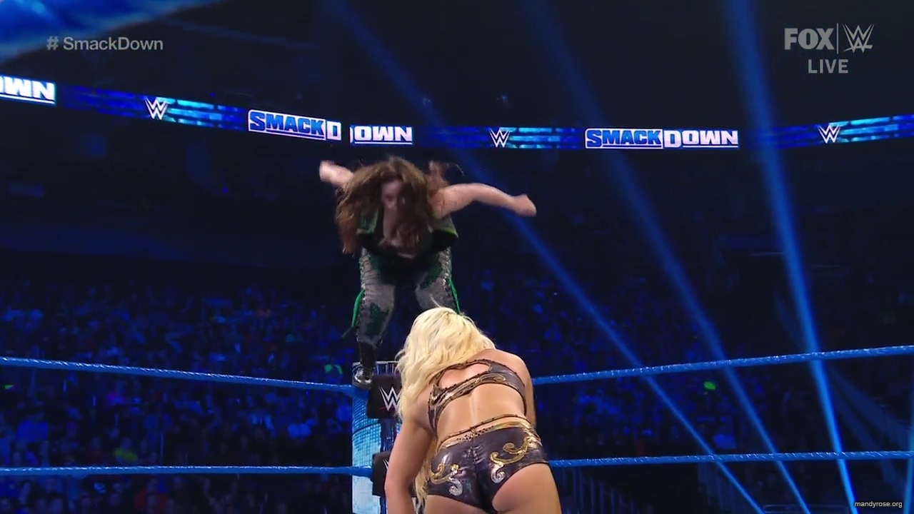 WWE_Friday_Night_SmackDown_2019_10_25_720p_HDTV_x264-NWCHD_mp42479.jpg