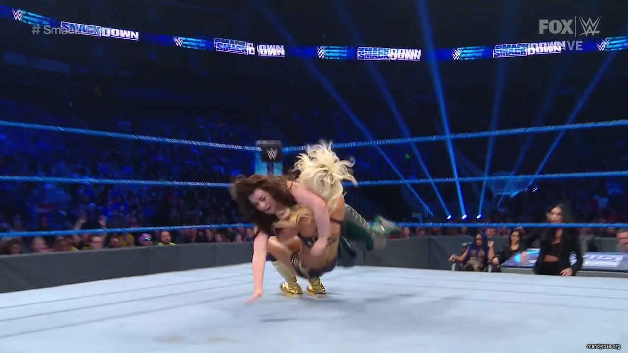 WWE_Friday_Night_SmackDown_2019_10_25_720p_HDTV_x264-NWCHD_mp42480.jpg