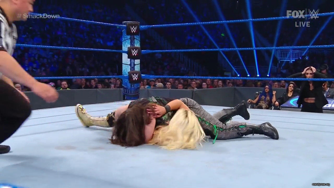 WWE_Friday_Night_SmackDown_2019_10_25_720p_HDTV_x264-NWCHD_mp42481.jpg