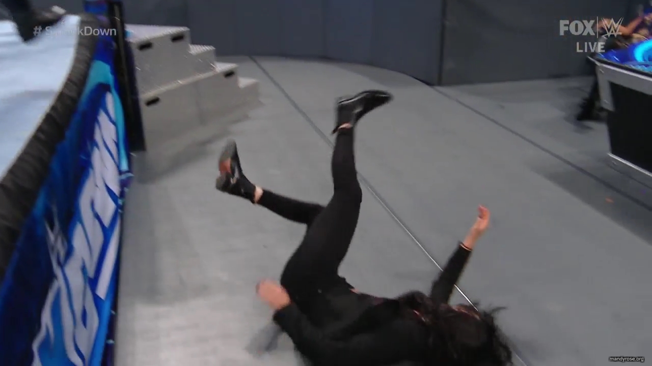 WWE_Friday_Night_SmackDown_2019_10_25_720p_HDTV_x264-NWCHD_mp42498.jpg