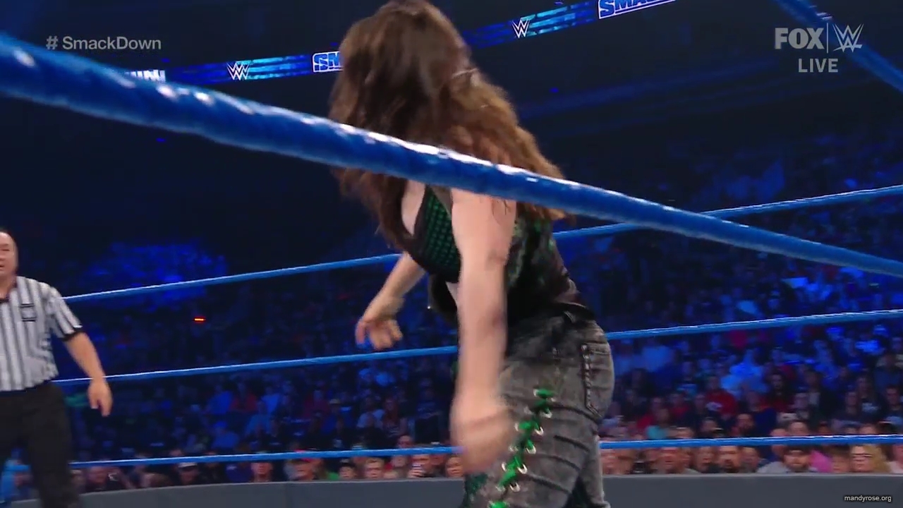 WWE_Friday_Night_SmackDown_2019_10_25_720p_HDTV_x264-NWCHD_mp42501.jpg