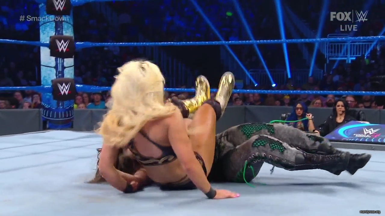 WWE_Friday_Night_SmackDown_2019_10_25_720p_HDTV_x264-NWCHD_mp42503.jpg