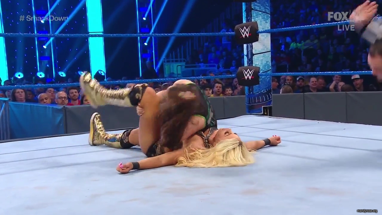 WWE_Friday_Night_SmackDown_2019_10_25_720p_HDTV_x264-NWCHD_mp42511.jpg