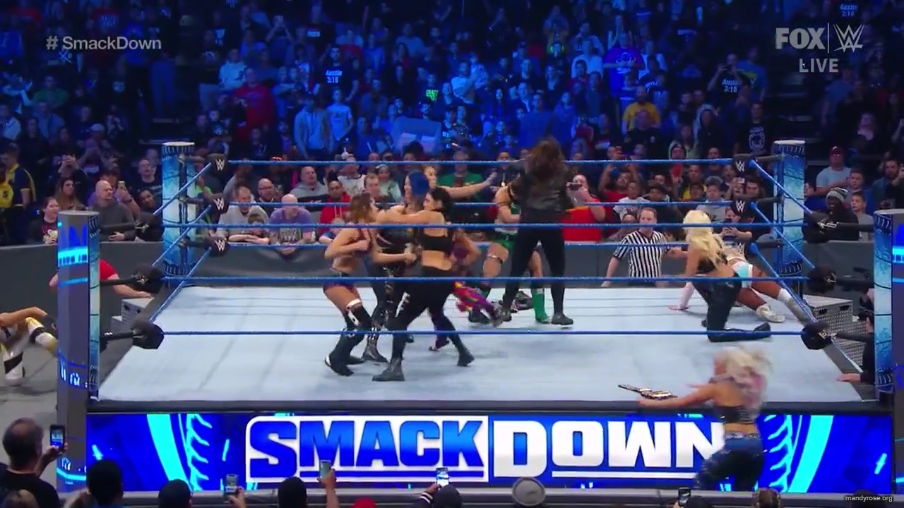 WWE_Friday_Night_SmackDown_2019_11_15_720p_HDTV_x264-NWCHD_mp40817.jpg