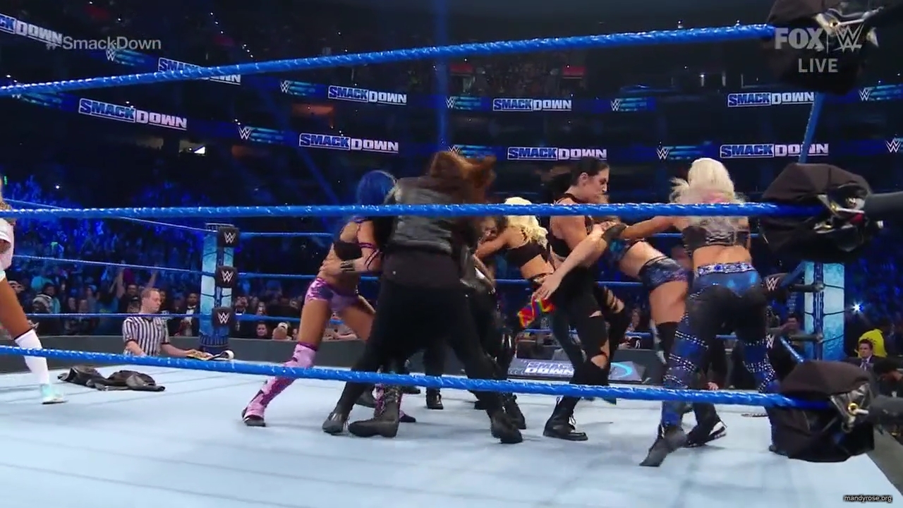 WWE_Friday_Night_SmackDown_2019_11_15_720p_HDTV_x264-NWCHD_mp40823.jpg