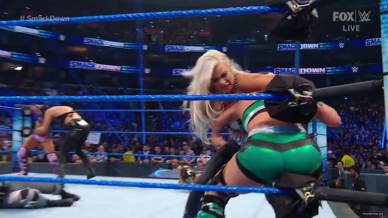 WWE_Friday_Night_SmackDown_2019_11_15_720p_HDTV_x264-NWCHD_mp41278.jpg