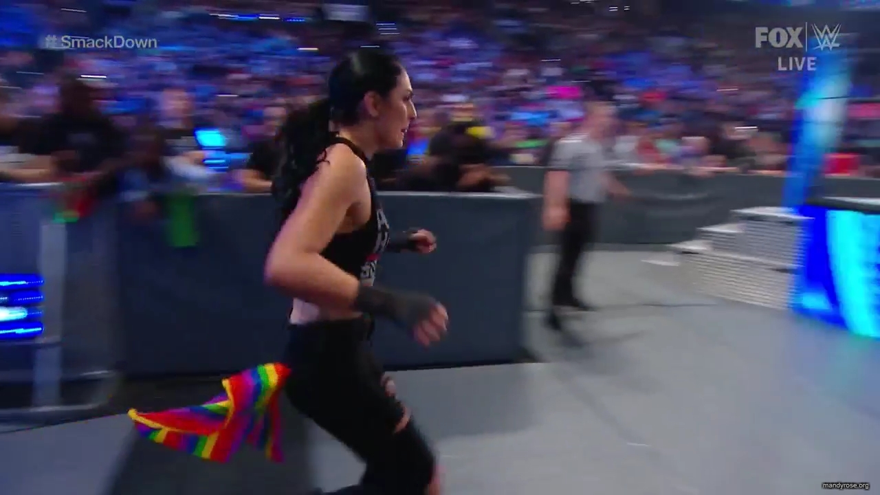 WWE_Friday_Night_SmackDown_2019_11_15_720p_HDTV_x264-NWCHD_mp41281.jpg
