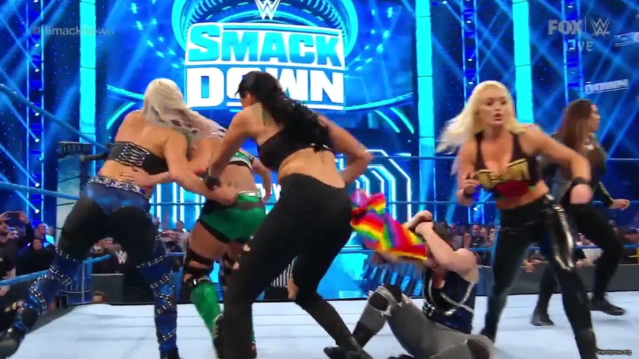 WWE_Friday_Night_SmackDown_2019_11_15_720p_HDTV_x264-NWCHD_mp41286.jpg