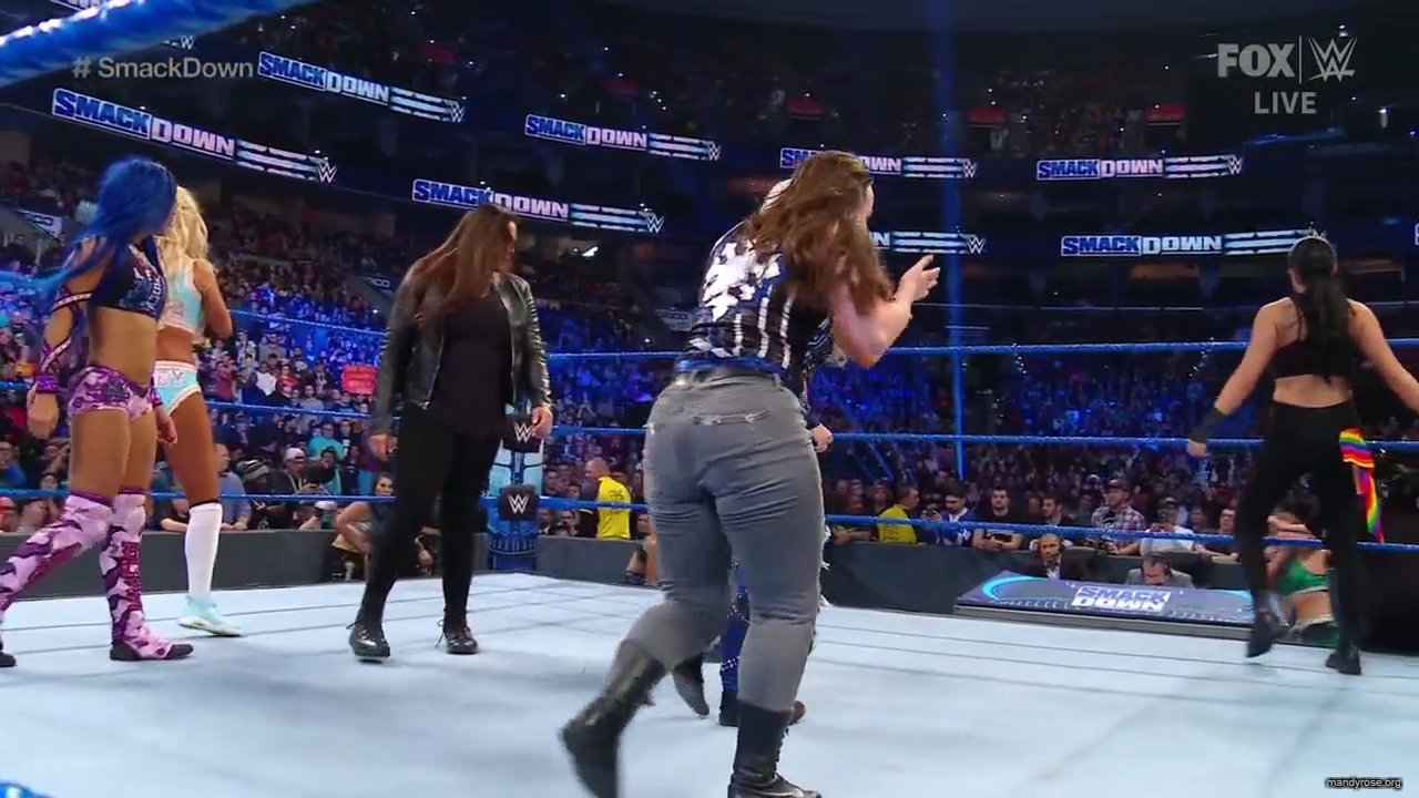 WWE_Friday_Night_SmackDown_2019_11_15_720p_HDTV_x264-NWCHD_mp41292.jpg