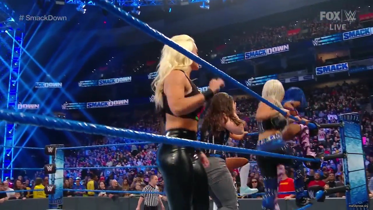 WWE_Friday_Night_SmackDown_2019_11_15_720p_HDTV_x264-NWCHD_mp41295.jpg
