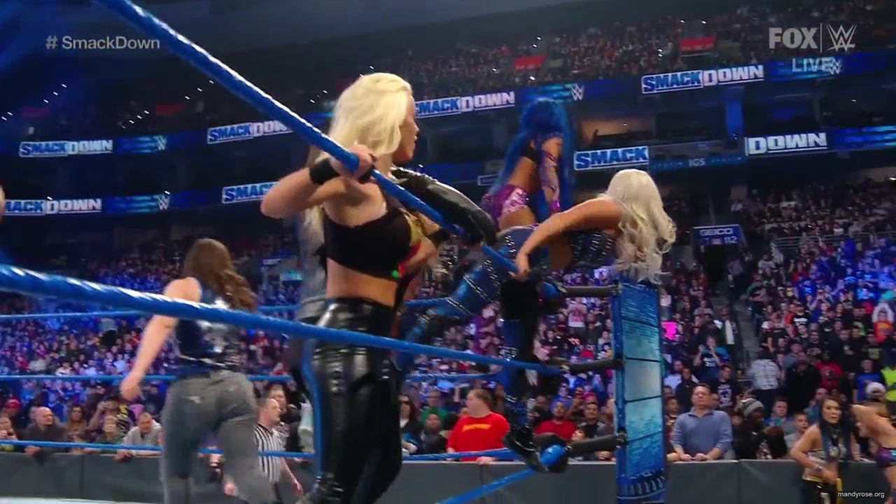 WWE_Friday_Night_SmackDown_2019_11_15_720p_HDTV_x264-NWCHD_mp41296.jpg