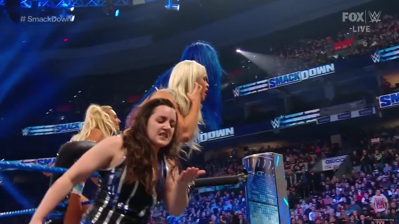 WWE_Friday_Night_SmackDown_2019_11_15_720p_HDTV_x264-NWCHD_mp41309.jpg